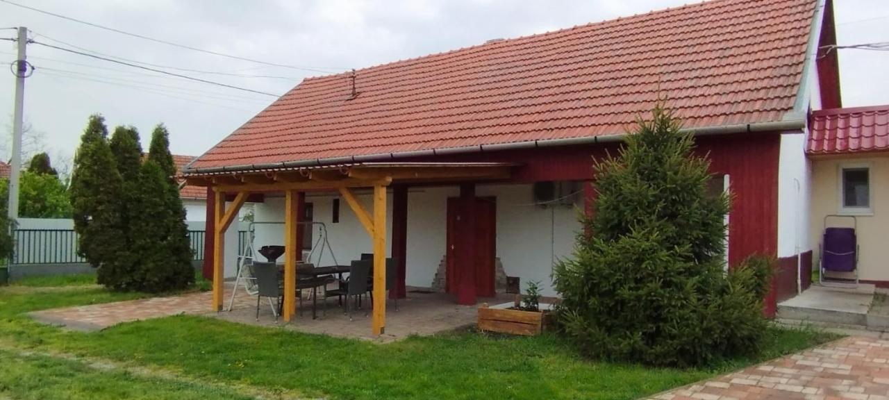 Rakoczi Vendeghaz Apartment Poroszló Екстериор снимка