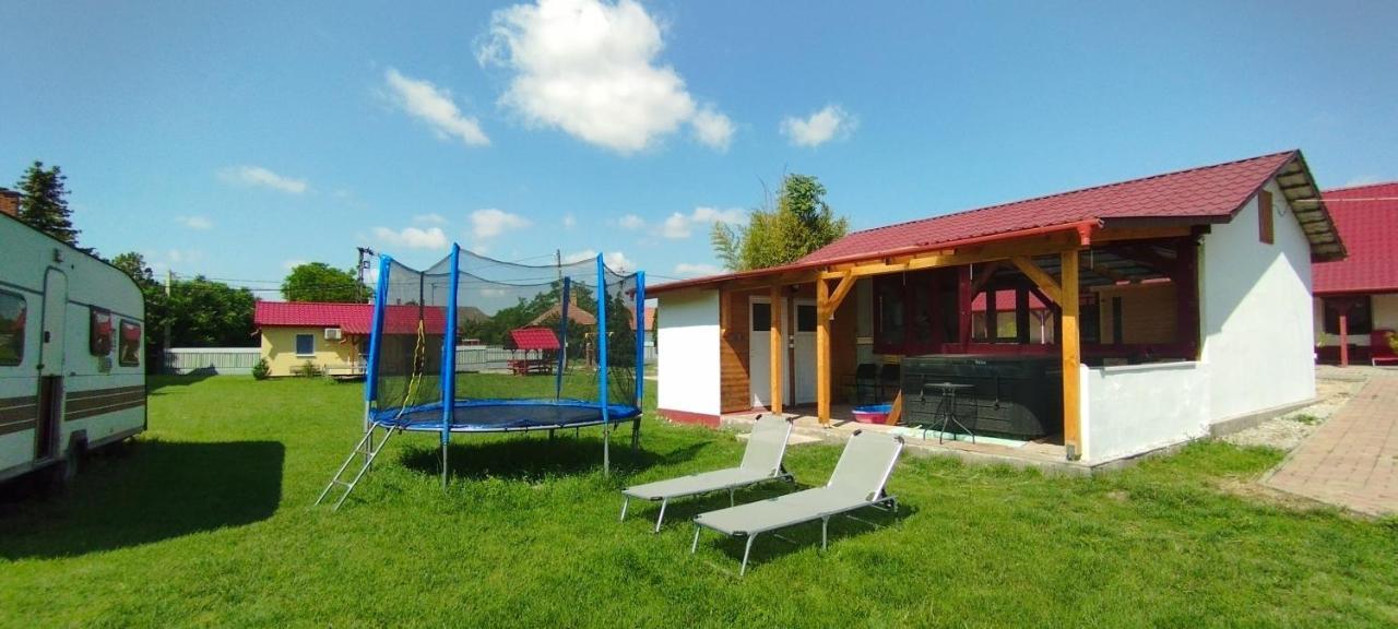 Rakoczi Vendeghaz Apartment Poroszló Екстериор снимка